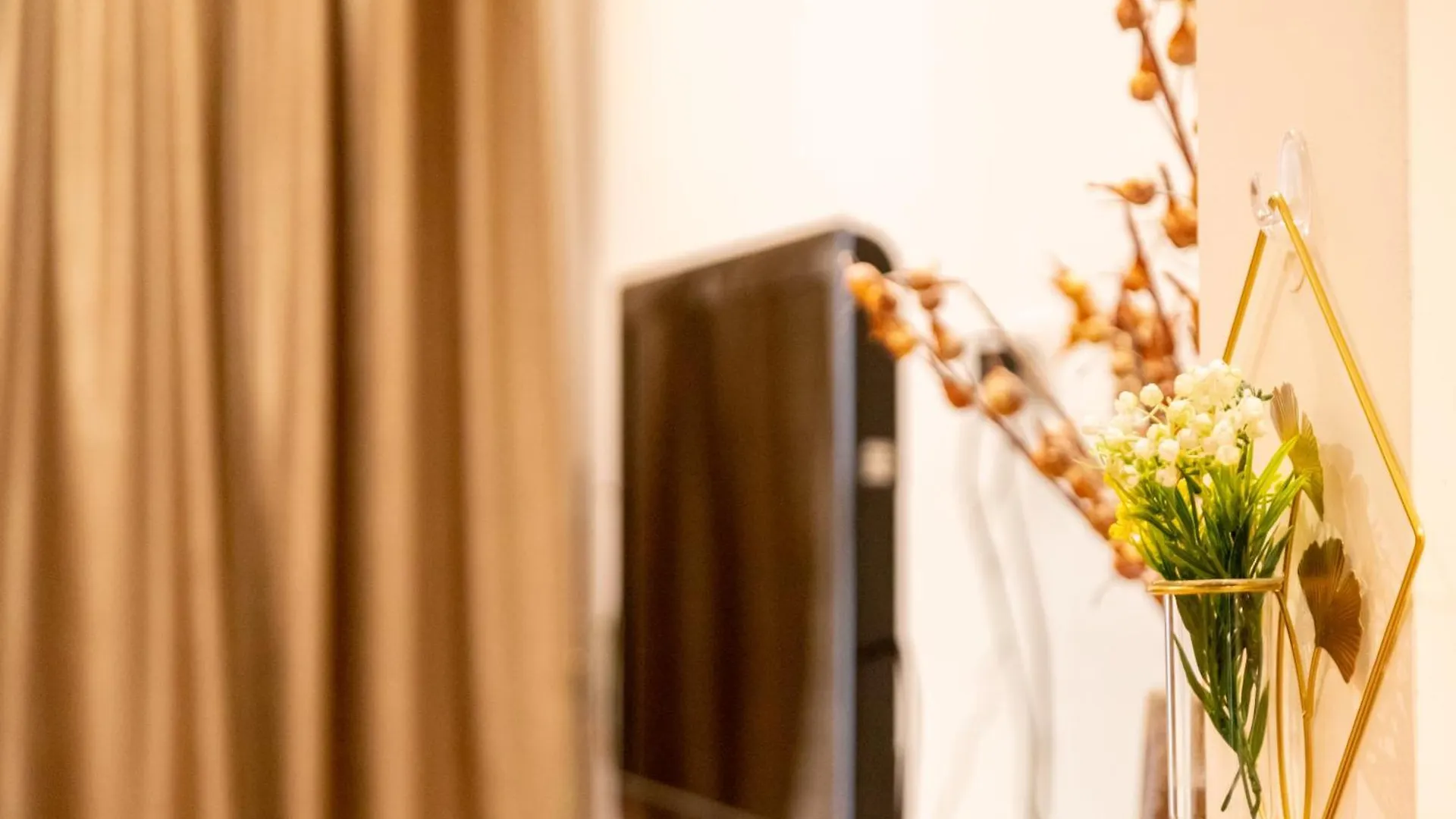 Grand Family Apartment -Free Parking- Tirana 0*,